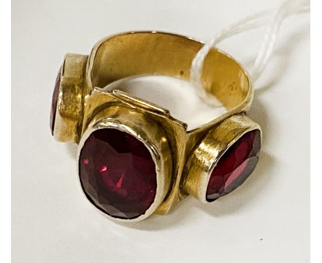GOLD &amp; RUBY RING - SIZE R - 11.1 GRAMS TOTAL APPROX
