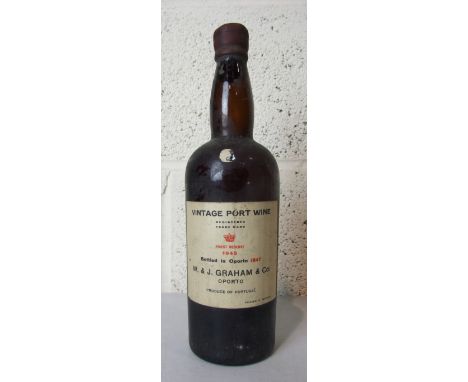 W & J Graham & Co, Oporto, Vintage Port Wine, Finest Reserve 1945, bottled in Oporto 1947, level bottom neck, cork appears in