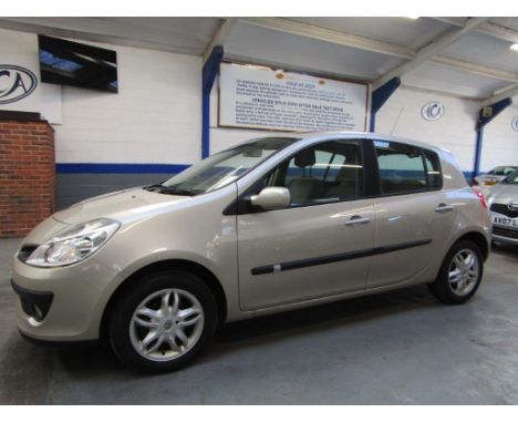 Make &amp; Model: Renault Clio Privilege VVTDate of Reg: OE07 URLColour: Goldcc: 1598MoT: 14-01-2023Fuel Type: PETROLMileage: