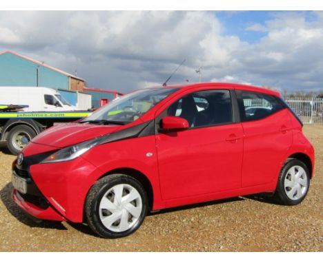 Make &amp; Model: Toyota Aygo X-Play VVT-IDate of Reg: FP17 LCLColour: Redcc: 998MoT: 15-07-2022Fuel Type: PETROLMileage: 20k