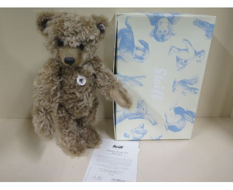 A steiff 1921 Replica Bear - 46cm tall, mohair - limited edition number 468 of 1921 , makes noise when moved -  in good condi