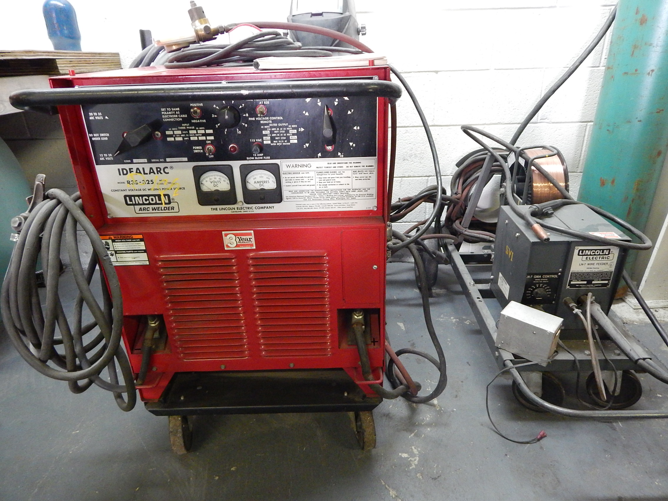 Lincoln Idealarc R3S-325 Mig Welder, s/n AC679812, with Lincoln LN-7 ...