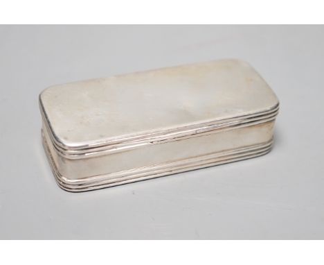 A George III silver rectangular snuff box, Cornelius Bland, London, 1799, 8cm.