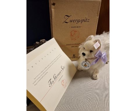 Boxed Zwergspitz Steiff German White Dog Spitz Toy (02717)