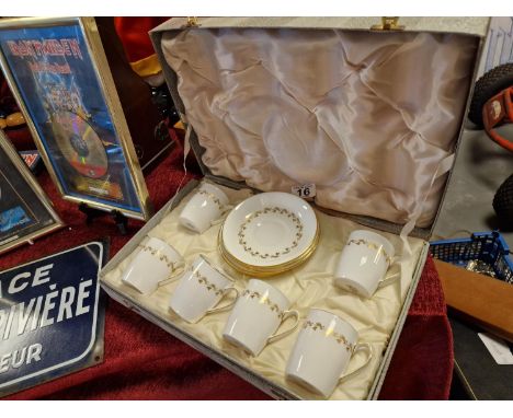 Boxed Spode Branded Gilded Delphi Design Y8022 Tea/Coffee Set, comprising 6 cups + saucers (box approx. L15.5" x 10" x H4"