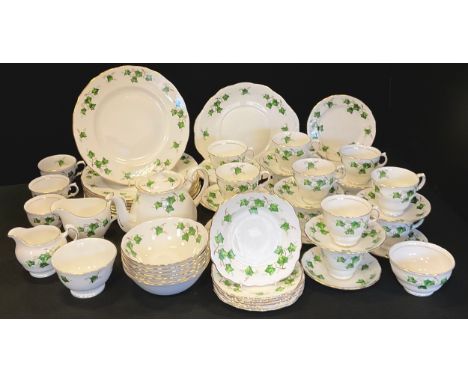 A Colclough Ivy pattern dinner and tea set, dinner plates, bowls, side plates, tea pot, cups, saucers etc. 