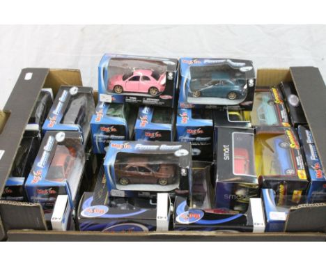 Collection of boxed Maisto diecast models (approx 40)