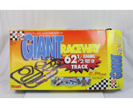 Boxed Tomy Team AFX Giant Raceway Electric Road Racing Set, H O scale, ref 8809