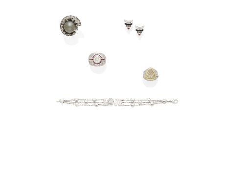 A 'Happy Diamond' bracelet, Chopard mounted in 18k white gold; gross weight approximately: 26 grams; length: 6 7/8in.; signed