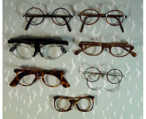 A collection of various vintage spectacles and glasses
To include five various faux tortoiseshell rounded and wayfarer shaped