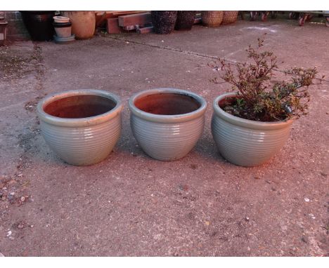 Set of 3 green ceramic garden pots H23cm approx&nbsp;