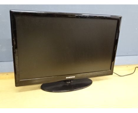 Samsung 19" LCD TV from a house clearance (no remote)