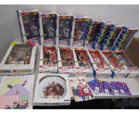 Spice Girls dolls comprising of 5x 'on tour' 4 x 'on stage' 6 x 'girl Power' along with a boxed plate, keyring viewer, chocol