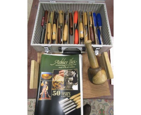 Wood working chisels set with hammer in case&nbsp;