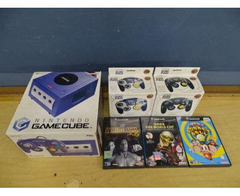 Nintendo GameCube console with 3 games and 2 controllers (No leads and controllers are not official)&nbsp;