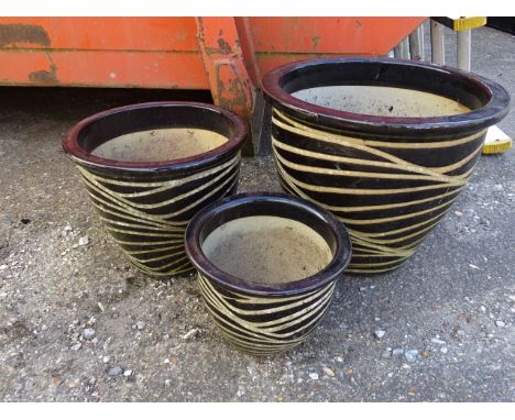 Set of 3 ceramic garden pots. Largest H31cm approx&nbsp;