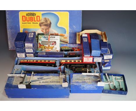 A quantity of Hornby Dublo model railway, including EDP12 Passenger Train set (including Duchess of Montrose train and tender