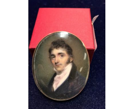 EARLY 19TH CENTURY ENGLISH SCHOOL "Gentleman in blue coat with black velvet collar and white stock", a miniature portrait stu