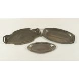 drei Jugendstil-Fischplatten, Zinn, um 1900