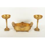Tafelaufsatz Jardiniere und Paar Fußschalen, Bronze, vergoldet, um 1920