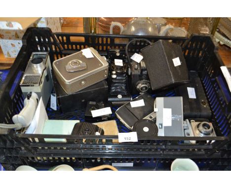 Vintage Camera Interest - Mixed lot to include a Duo Ensigh 2.5B camera by Houghton Butcher, a Kodak jnr folding camera, a Ko