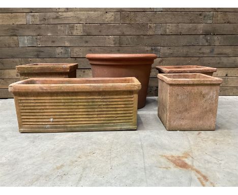 Rectangular terracotta garden planter, matching square planter, two square planters, and a large circular planter D60cm (5)