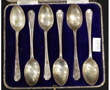 Cased set six George V sterling silver teaspoons Sheffield 1933, makers Walker and Hall, embossed riding crop finials to each