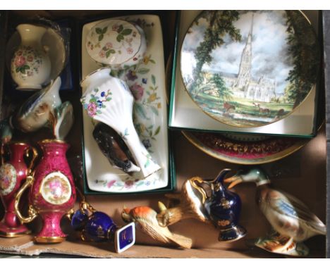 A mixed collection of ceramic items: boxed Minton Haddon Hall tray, Aynsley vase, Wedgwood Wild Strawberry trinket box, wall 