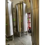 Konig 3510 liter jacketed insulated tank with 1.5 hp agitator, model PT-30H, jacket pressure 35