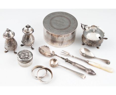 A lot to include a silver lidded trinket jar, hallmarked Birmingham 1906, together with various hallmarked silver items to in