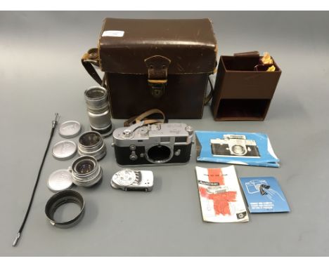 Leica camera body M2-946394, with three lenses Leitz Wetzlar 1930263 Summaron 1:2.8/35, Ernst Leitz GmbH Wetzlar Elmar f=5cm 