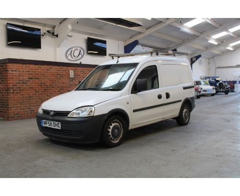 Make &amp; Model: Vauxhall Combo 1700 CDTiDate of Reg: MF58 OHCColour: Whitecc: 1248MoT: 05-06-2022Fuel Type: DIESELMileage: 