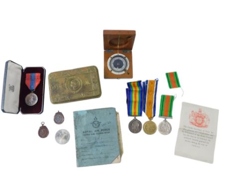 World War I and other ephemera and medals, comprising a Christmas 1914 tin, a 39-45 Defence medal, a Civilisation medal 14-19