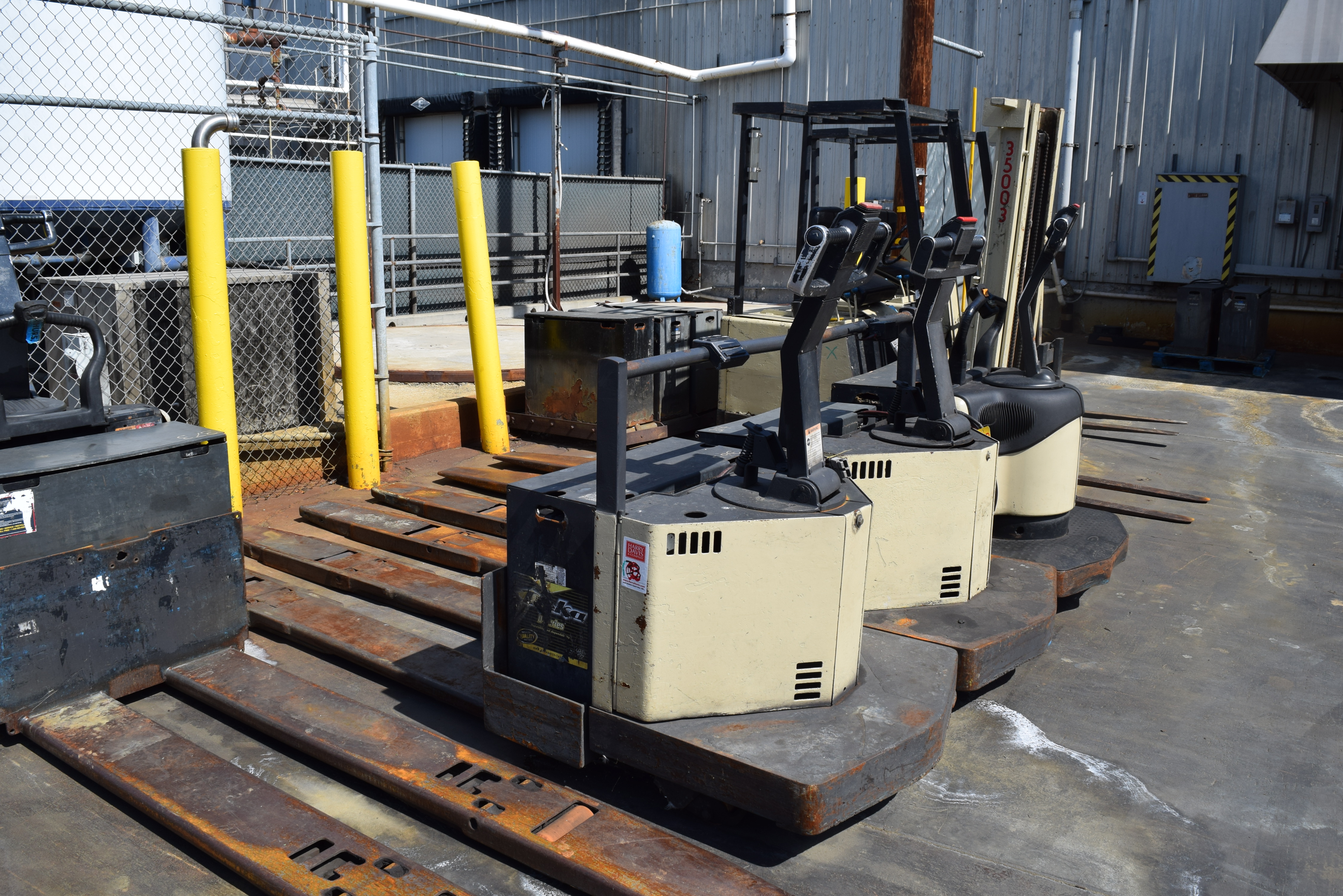 Crown Long Fork Electric Pallet Jack, 24 VLT Battery