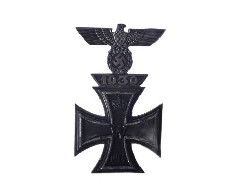 An original WWI First World War Imperial German Army First Class Iron Cross medal, with affixed one-piece WWII Second World W