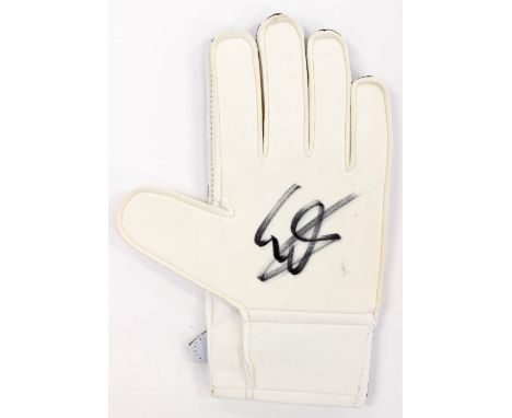 Signed Football Glove: Manchester United Interest - A signed Sondico goal keeping glove signed by ex-player Edwin Van Der Sar