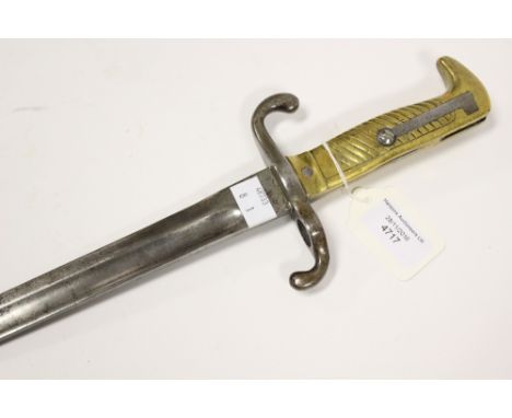 Imperial German M1871 pattern bayonet. Maker marked to blade Simson & Co Suhl. Crossguard marked 103 R 12 193. No scabbard. 4