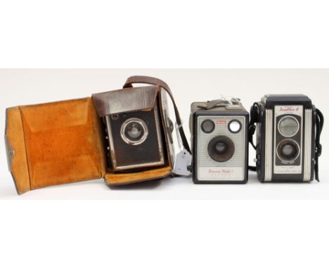 An Agfa Kodak camera with leather case, Bravine model and a Kodak Duaffex II (4)