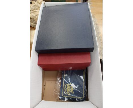 First Day covers in albums and loose (bagged) 