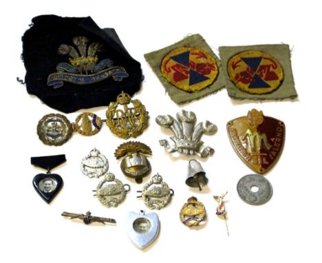 WW2 British Army insignia group comprising of a pair of machine woven 21st Tank Brigade flashes on KD backing, three RAC coll