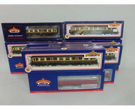 9 boxed Bachmann Branchline coaches all GWR chocolate / cream livery together with 3 60' Birdcage coaches in crimson (12) 