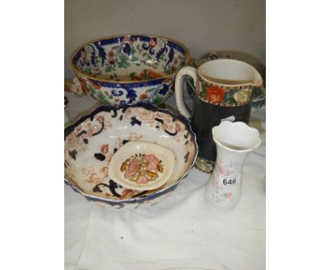 A mixed lot of ceramic bowls etc., some a/f, COLLECT ONLY.