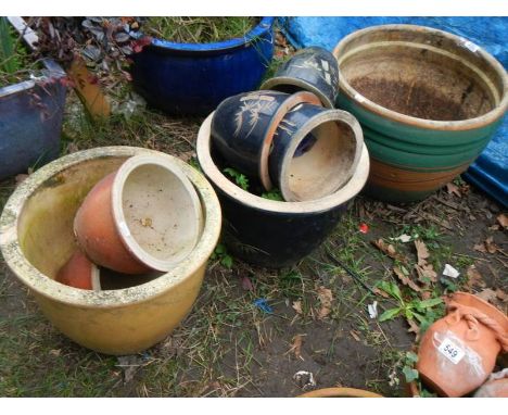 A quantity of ceramic plant pots, COLLECT ONLY.