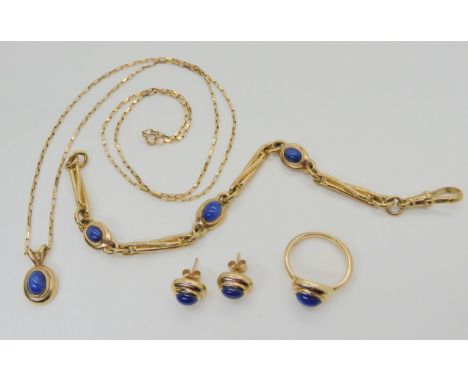 A SUITE OF STAR JEWELS comprising of a ring, size P, stud earrings, bracelet with twist links, length 19cm, and a pendant wit