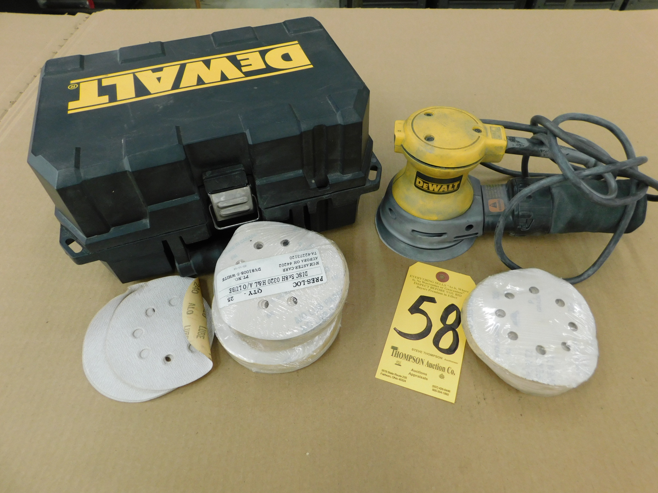 Dewalt DW421 Random Orbit Palm Sander with Case