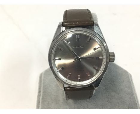 A vintage Seiko Sea Lion C22 watch. Manual wind 17 jewel. Winds and runs. Postage B