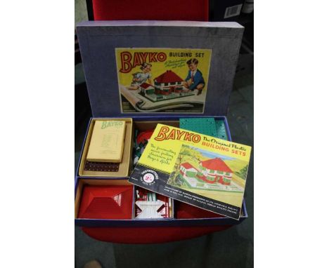 An original boxed 'Bayko' model building set