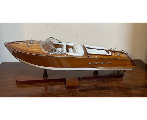 A model Aquarama boat luxury wooden yacht (70cm x 22cm)