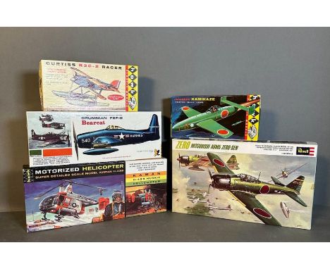A selection of five vintage model kits AF 