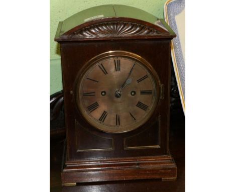 An early 20th century chiming mantel clock, the case with arched top